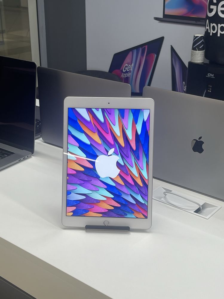 IPad 8th 10.2” 2020 32GB  Wi-Fi  ГАРАНТІЯ Київ Олімпійський #3152