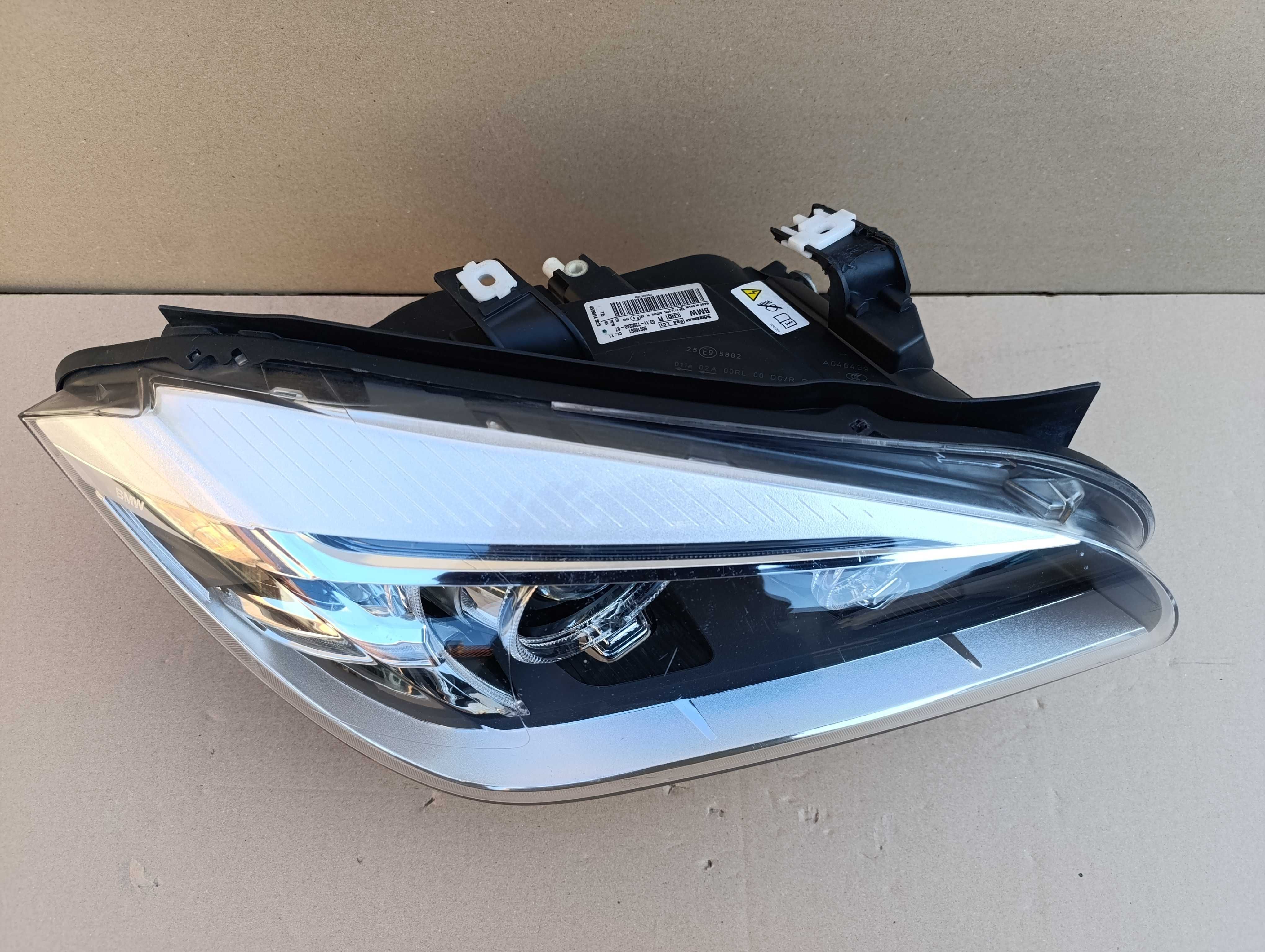 BMW X1 E84 LCI lampa prawa przód reflektor bi xenon led moduł oryg