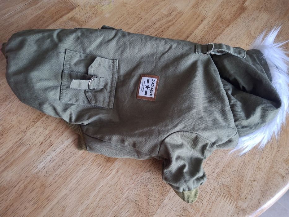 Курточка для собачки середнього розміру