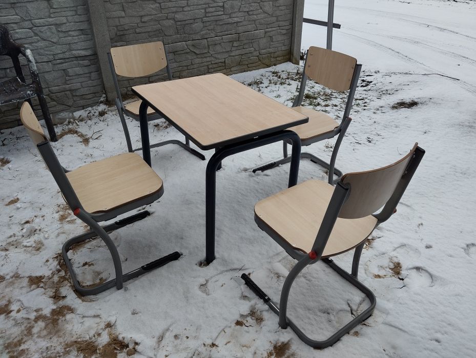 Stolik i krzesła zestaw dziecięcy