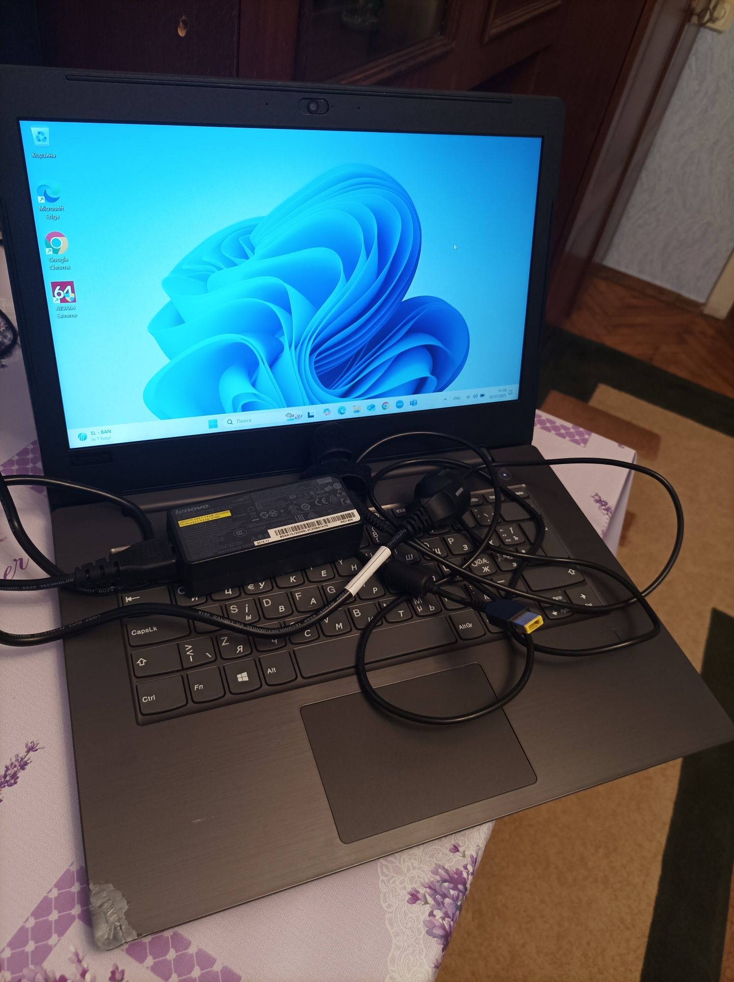 Ноутбук Lenovo v330, ddr4 8/ ssd 256, i5-8250U,бат 3-4 часа,Win11