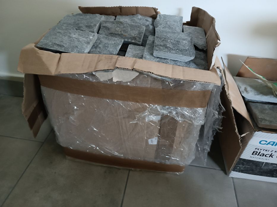 Sprzedam pozostałości kamienia Capitile Black C. Brick