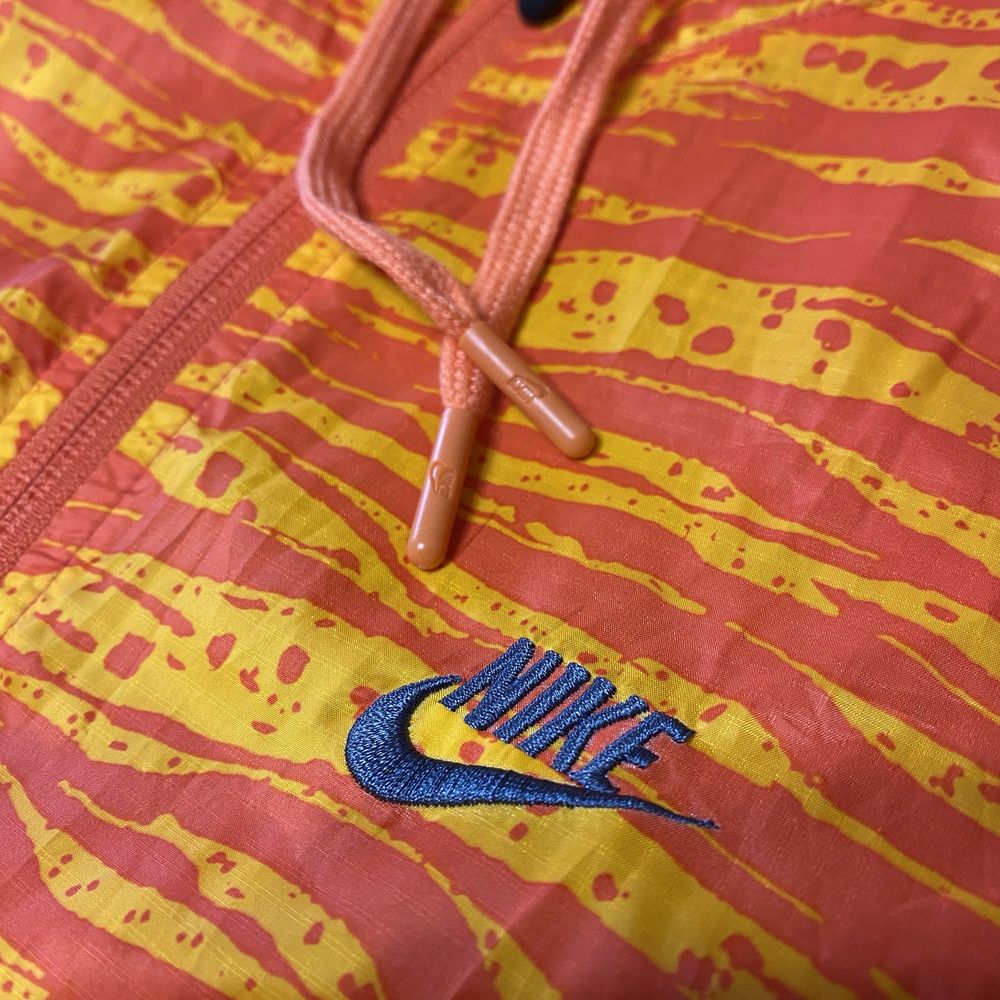 Вітрівка Nike