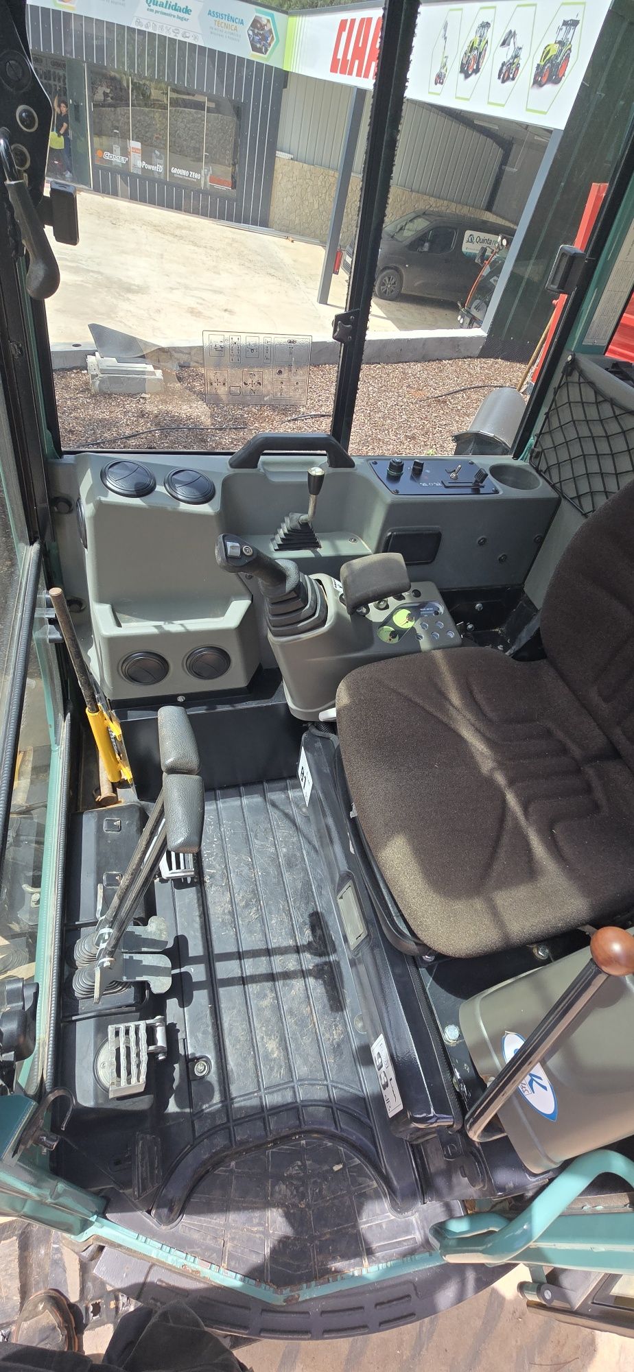 Mini giratoria/escavadora yanmar vio 33