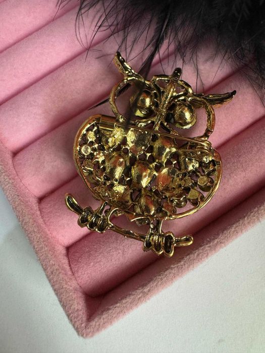 Broszka sowa duża w kolorze złotym kryształ multikolor