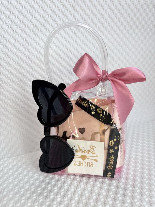 Набори для нареченої та подруг на дівич-вечір/весілля