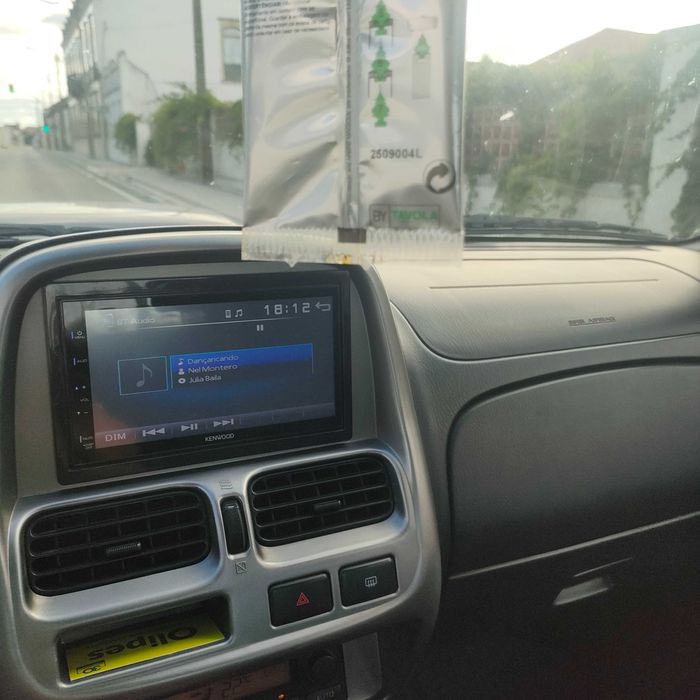 Nissan np 300 d22