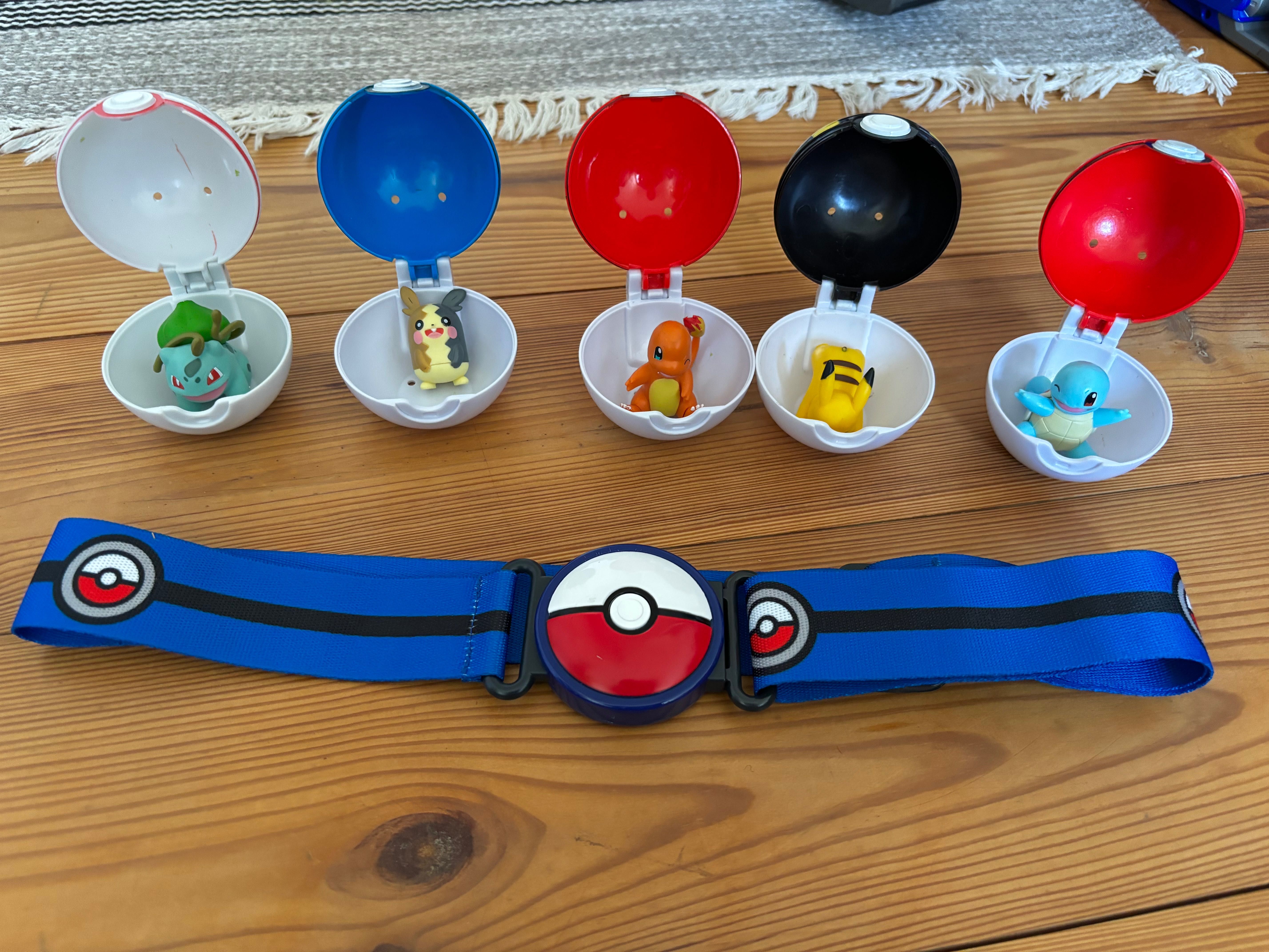Pokemony, pokeball i pas