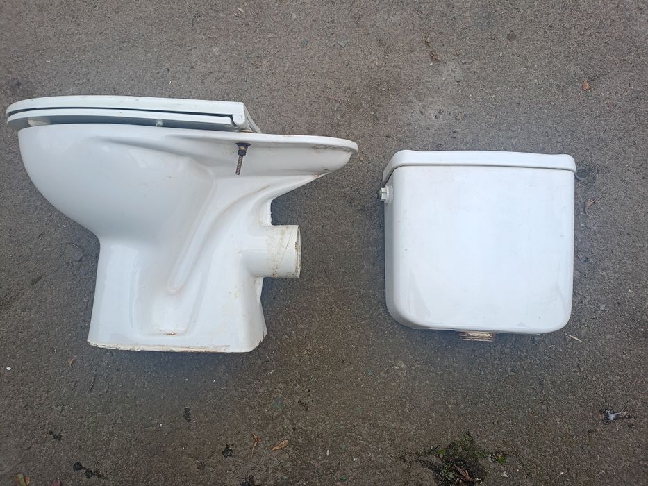 унітаз унитаз цілий новий