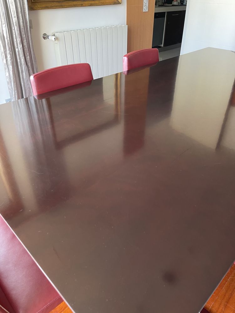 Conjunto de mesa de jantar e 6 cadeiras