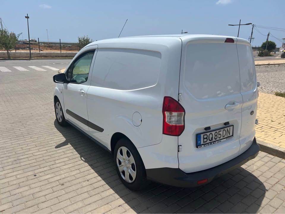 Ford transit courier
