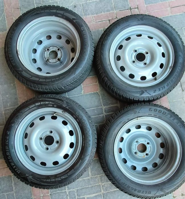 Комплект резини з дисками. Зима. GoodYear Ultragrip 195/60R15