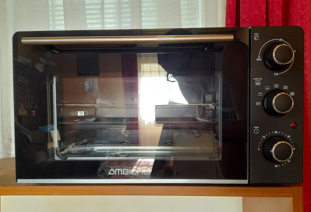 Mini piekarnik elektryczny