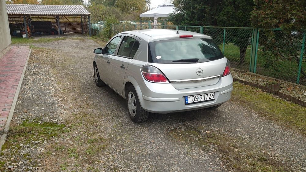 Opel Astra 1.4 B 2009 rok