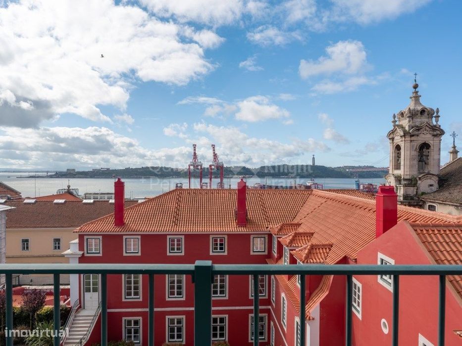 Moradia T3+1 com vista de Rio e Jardim na Lapa, Estrela