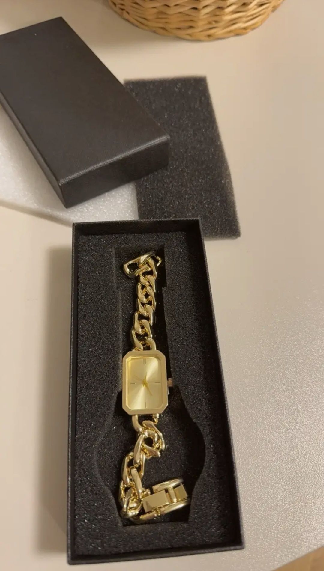 Pozłacany kwarcowy damski zegarek bransoleta nowy 19 cm