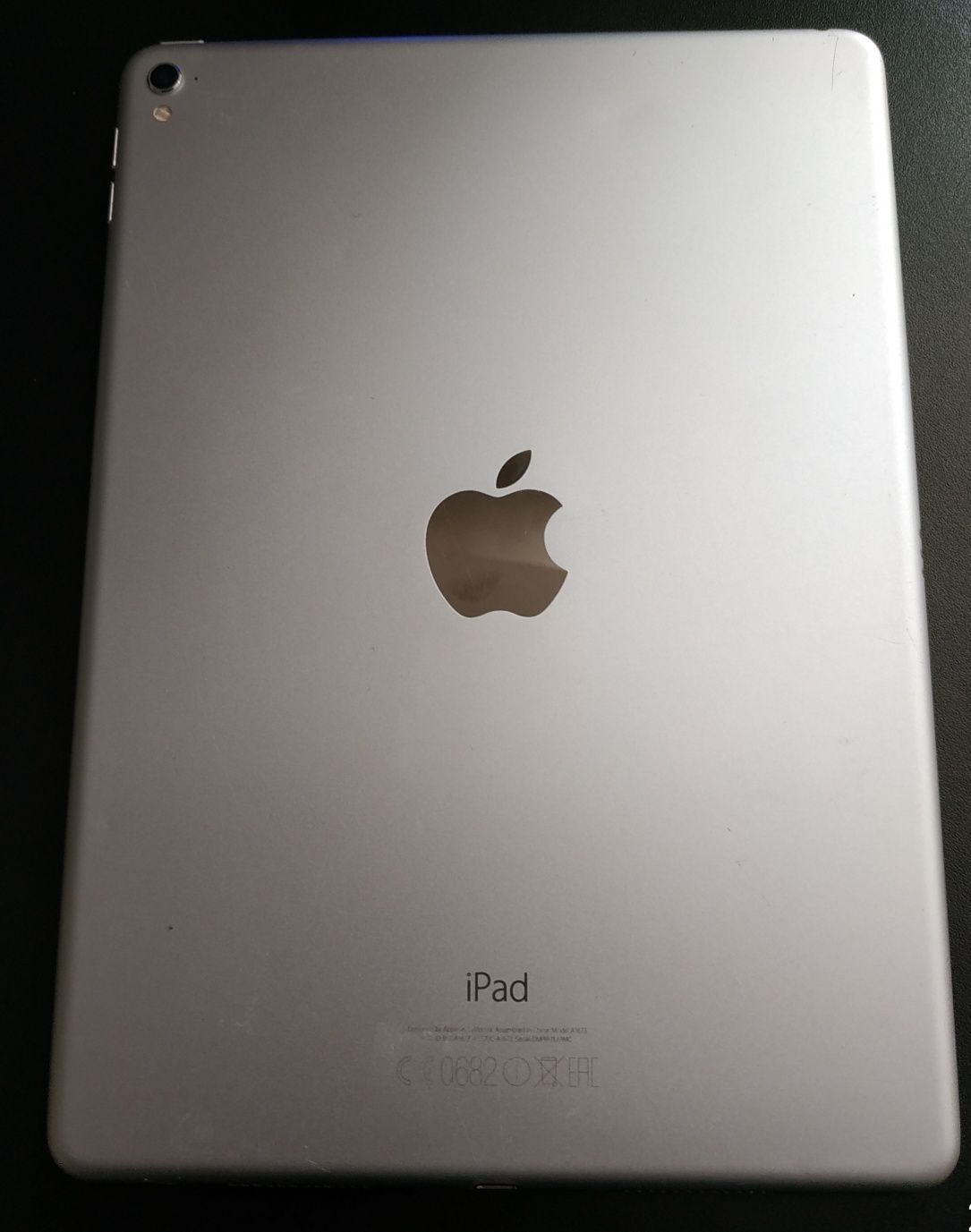 Apple iPad Pro 9.7” Wi-Fi 32GB com capa smart