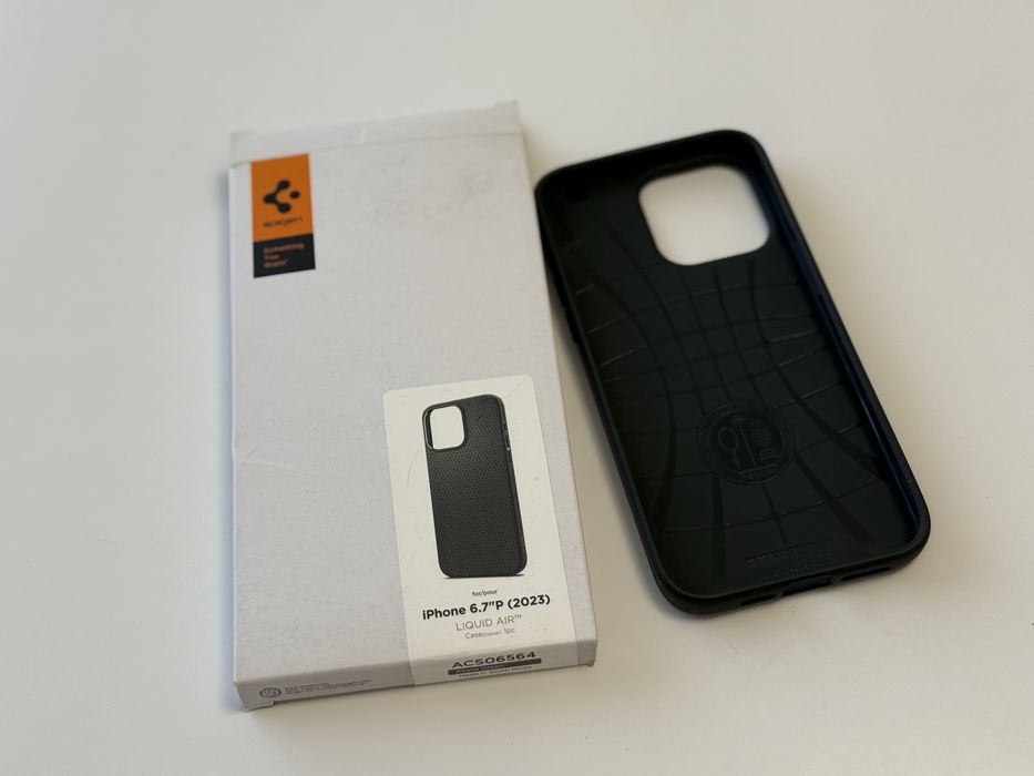 Чохол Spigen на Iphone 15 Pro Max