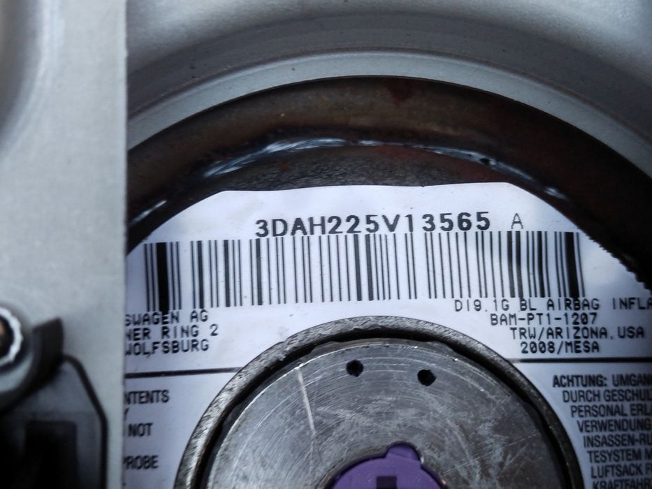 VW Jetta V 05-11 Golf V Passat B6 Подушка безопасности водителя в руль