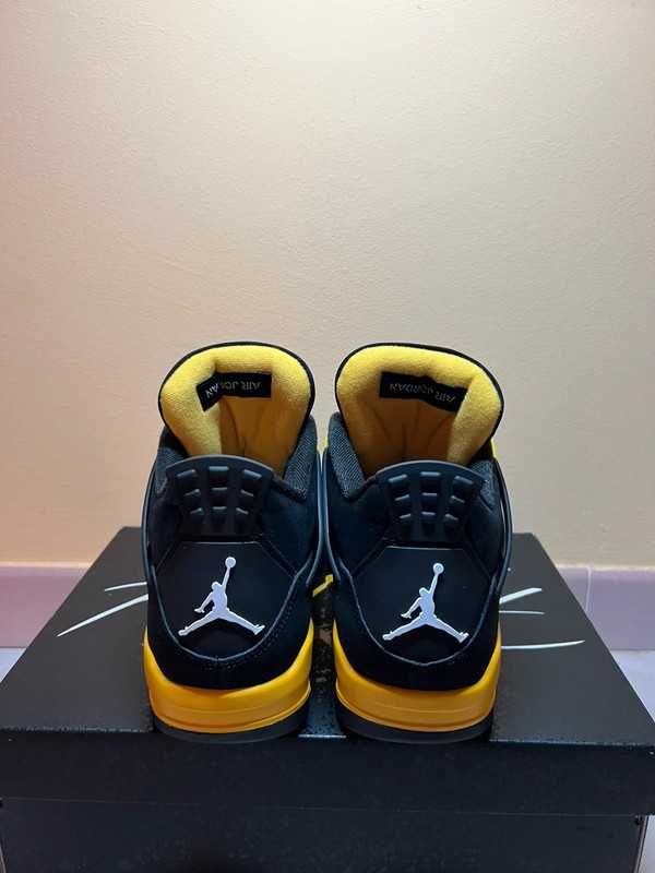 Jordan 4 Retro Thunder R.42