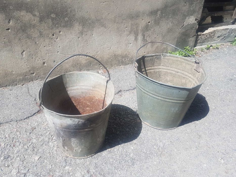 Відро  металеве.