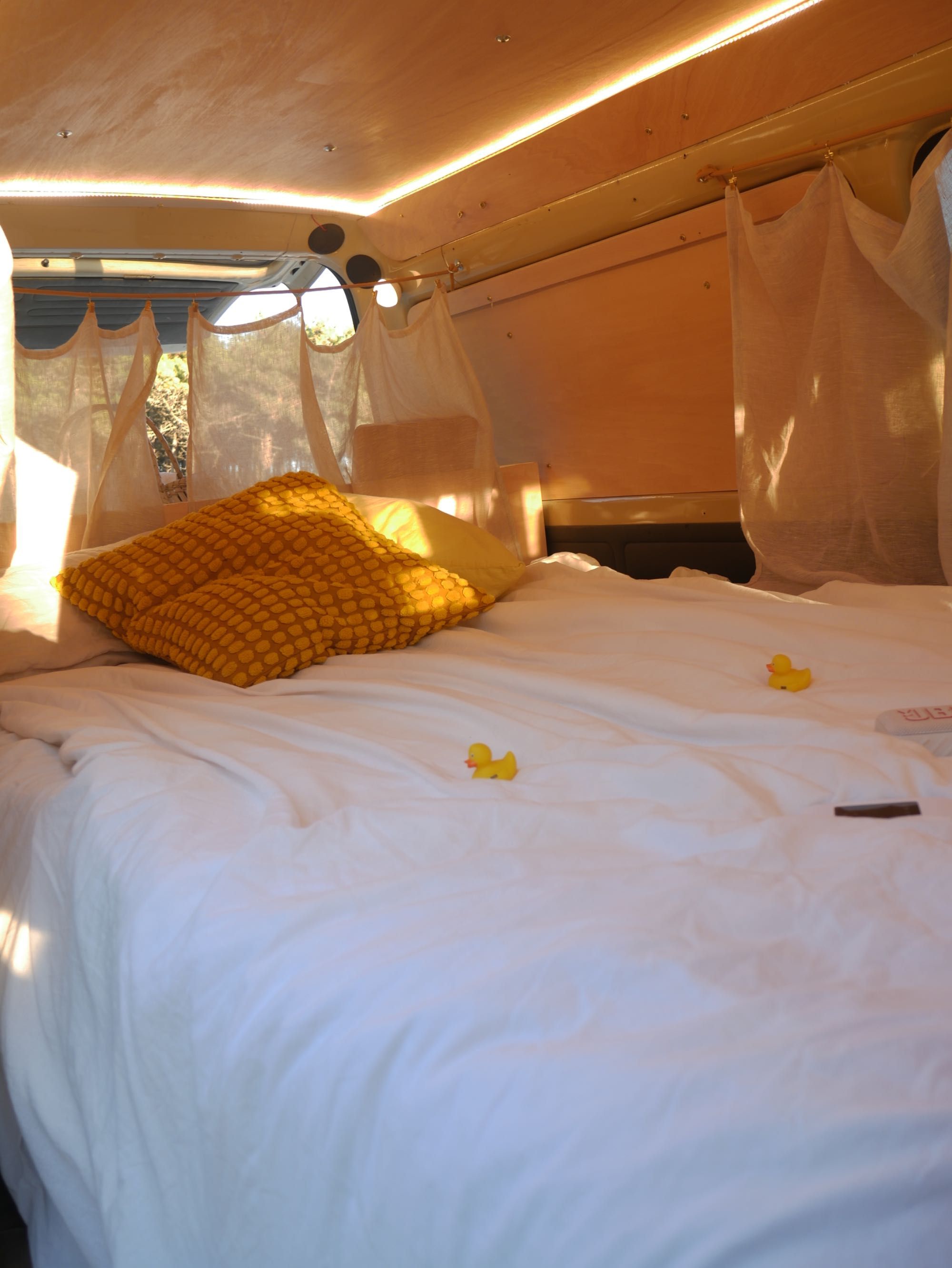 Campervan Mitsubishi L300 6 lugares todo equipado
