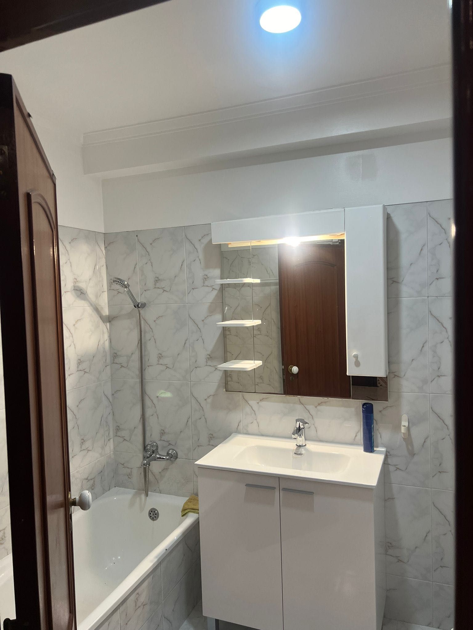 Quarto Massamá 5 min estação