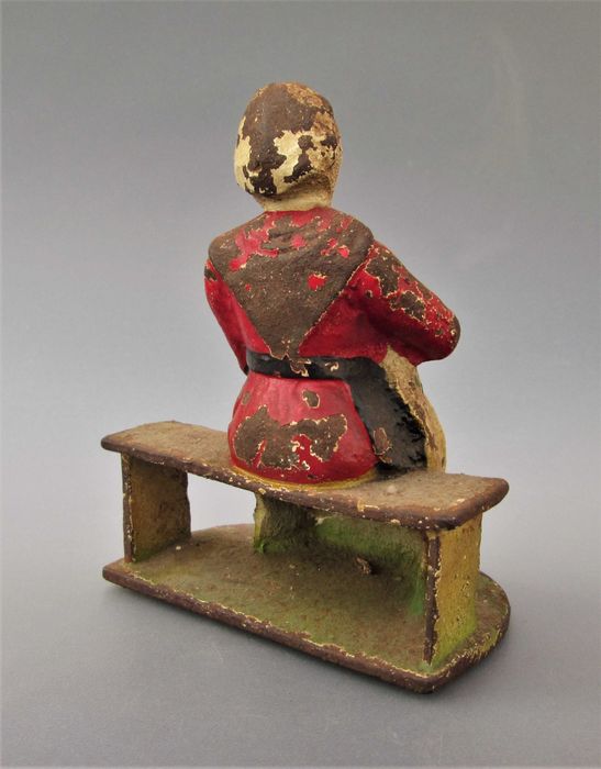 Antigo Batente de Porta em Ferro Fundido "Bordadeira" fins de sec. XIX