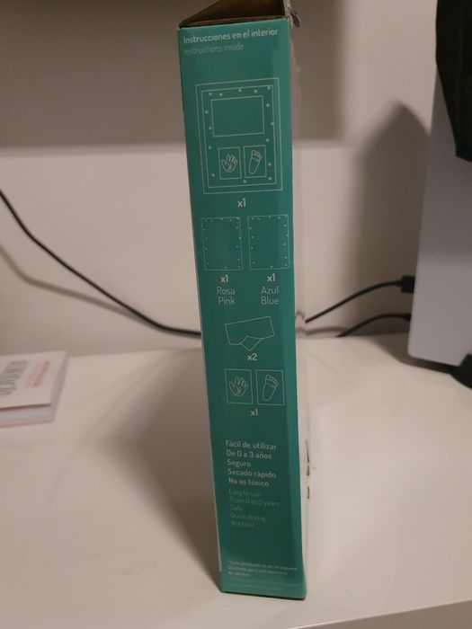 Moldura de Fotografias e Mão e Pé em Argila