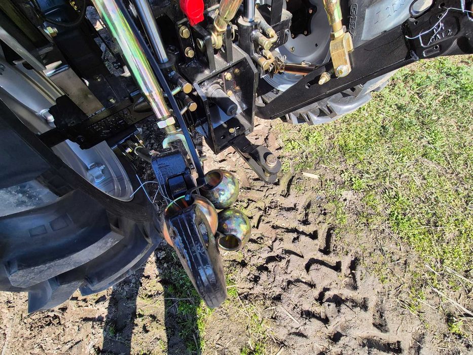 Трактор Скаут ТУ 404 на 2 гидроцидиндра