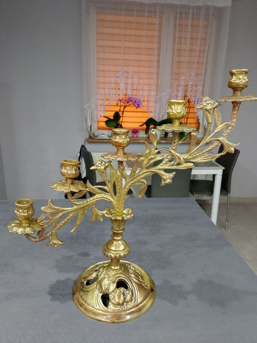 *Wyprzedaż*Piękny, stary duży świecznik ze złoconego brązu.