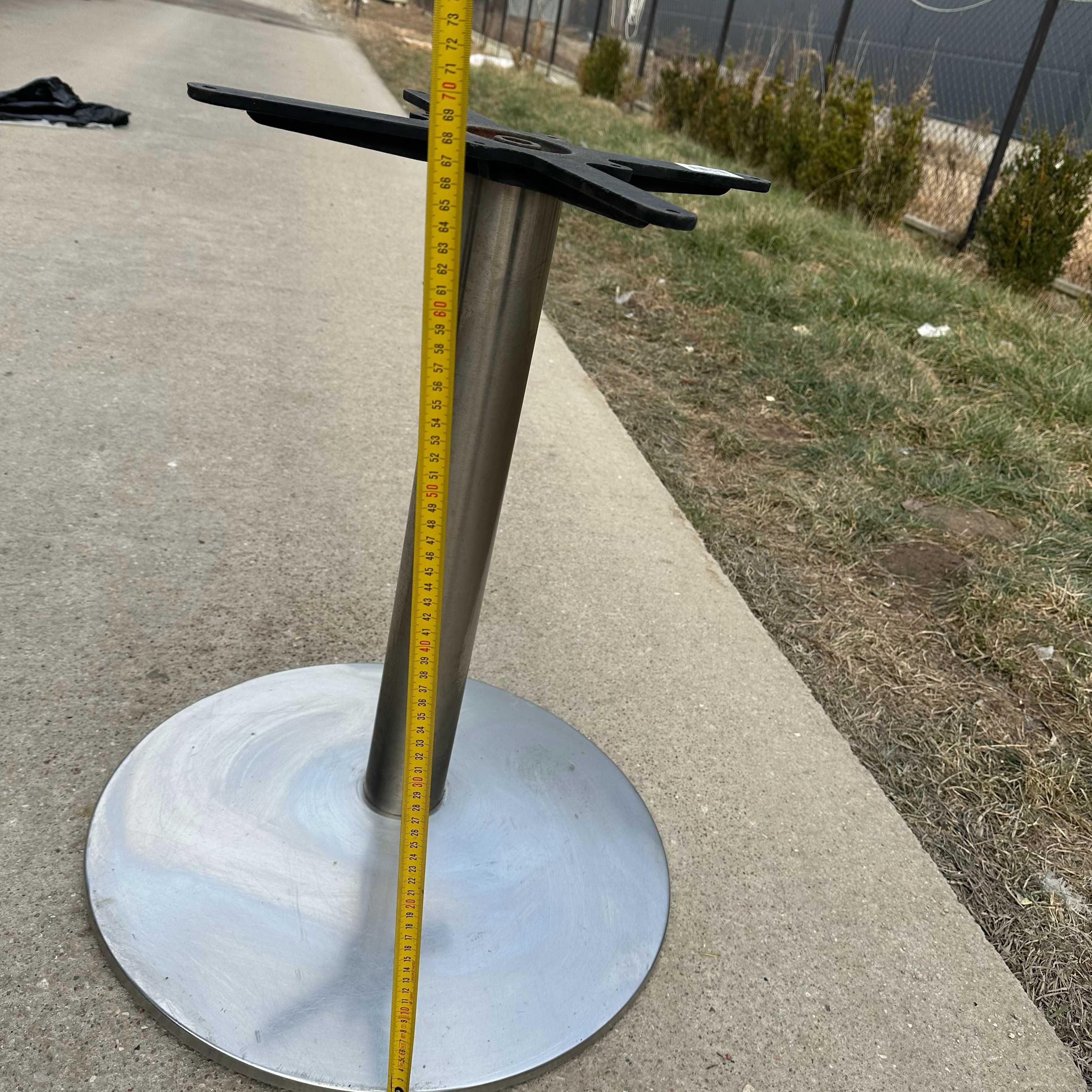 Solidna metalowa podstawa do stolika, srebrna