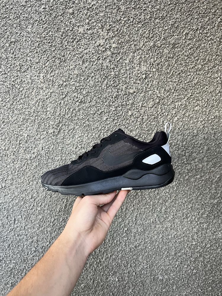 Кроссовки Nike WMNS LD RUNNER SE
