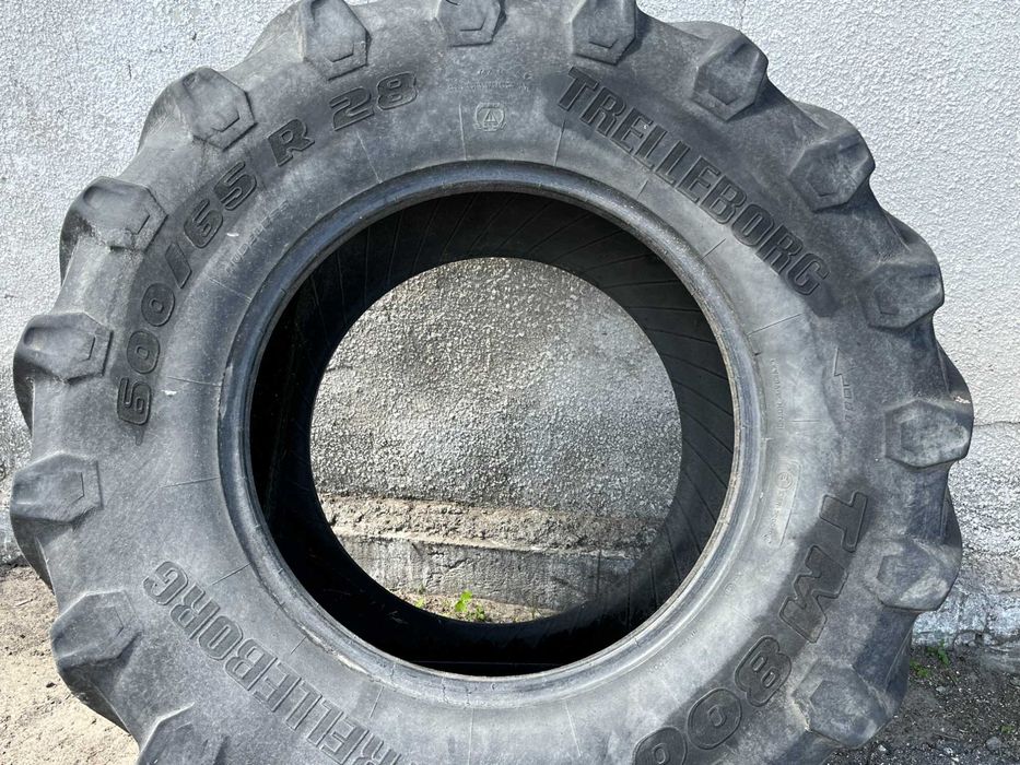 Nieuszkodzone Treleborg 2 sztuki 600/65 R28 TM800