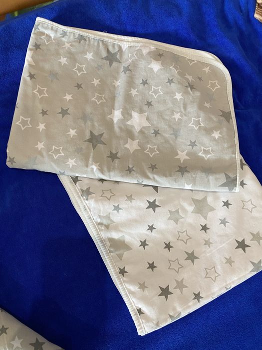 Постільна білизна в дитяче ліжечко