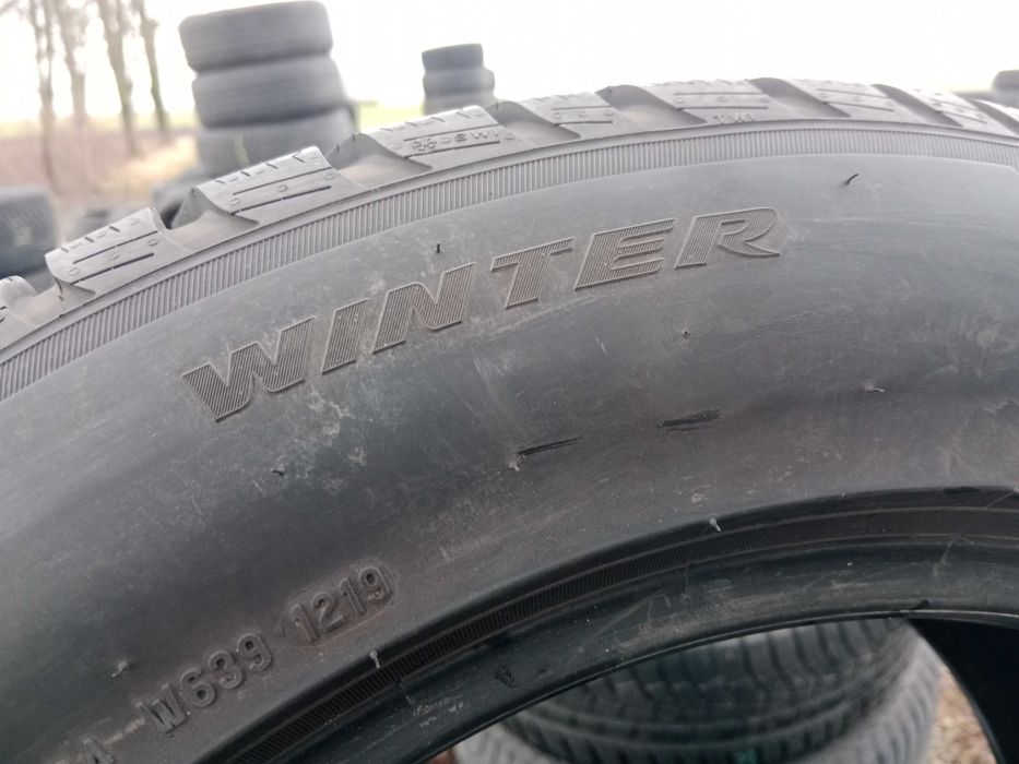 Opona używana 225/60R17 Pirelli Winter Sottozero 3 1szt.