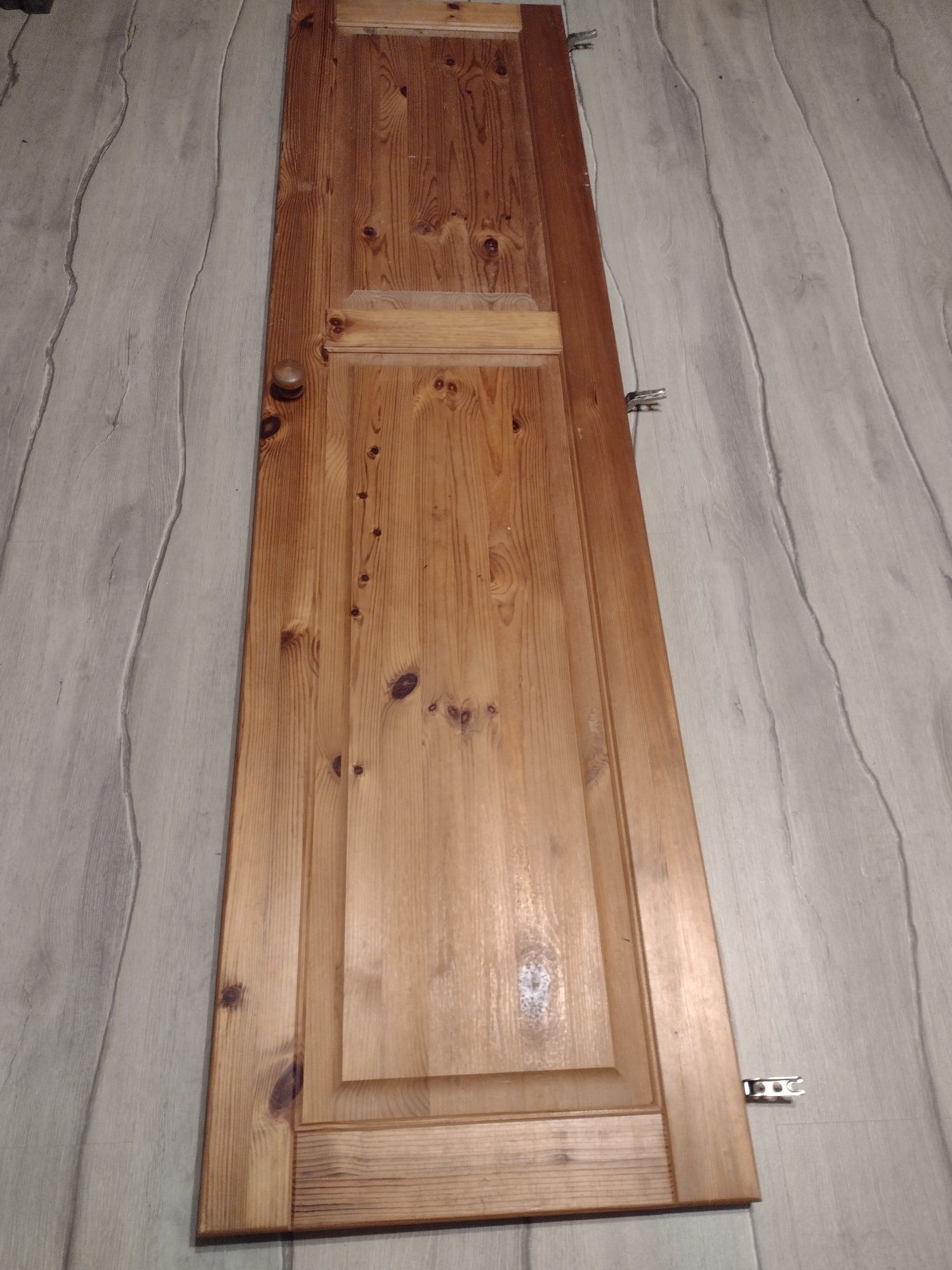Sprzedam drzwi drewniane 182 cm x 47 cm.