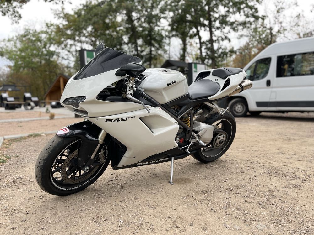 Продам мотоцикл Ducati 848evo