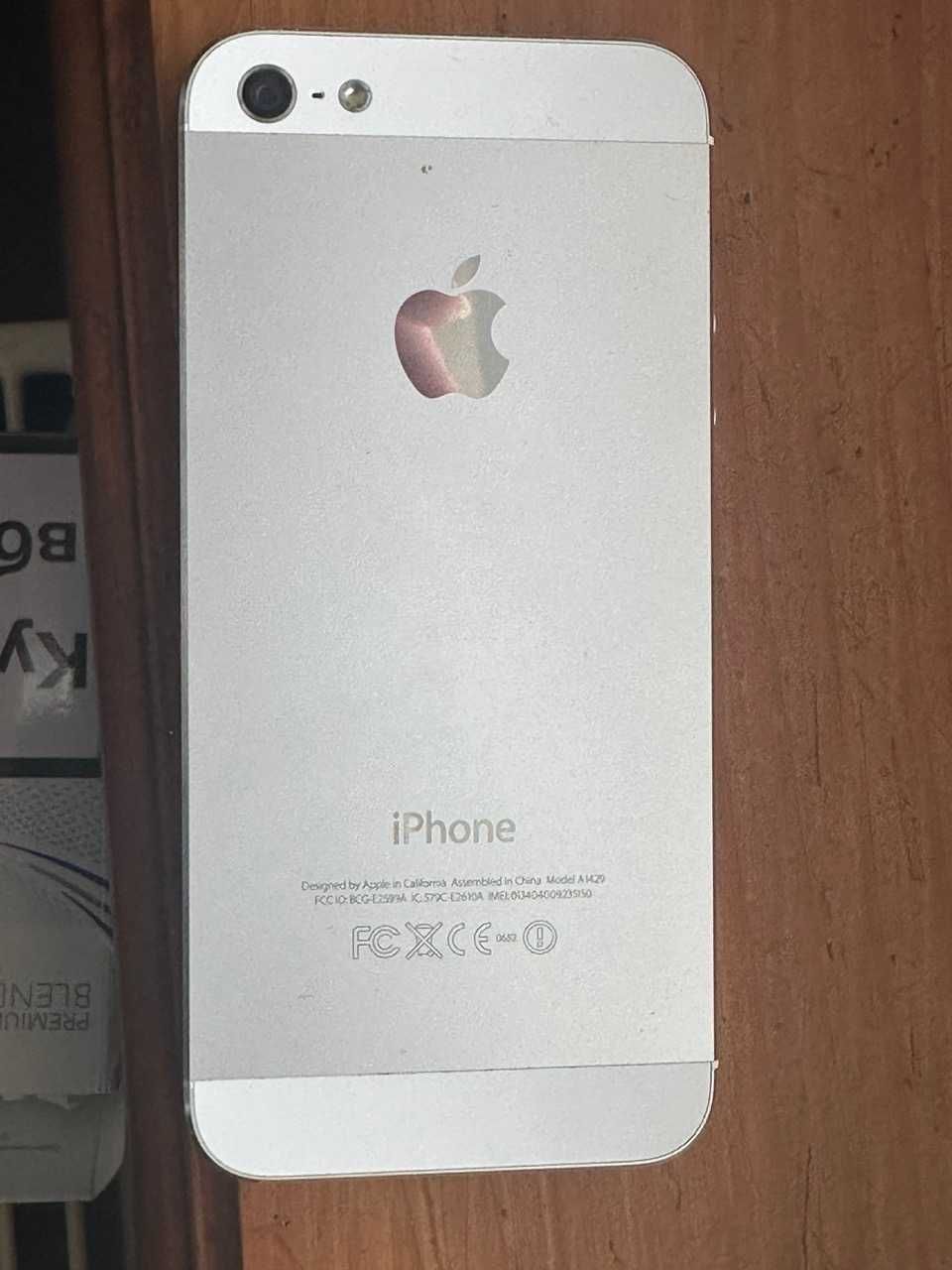 Смартфон Apple iPhone 5