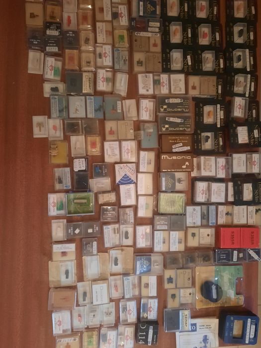 350 - Agulhas e cabeças de gira discos novas "vintage"de várias marcas