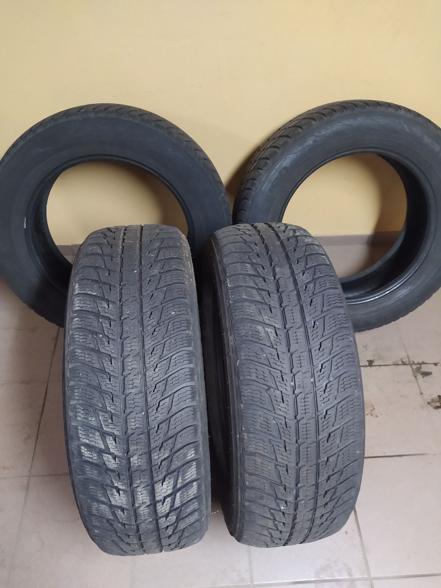 Opony NOKIAN 235/60 R18 Zima