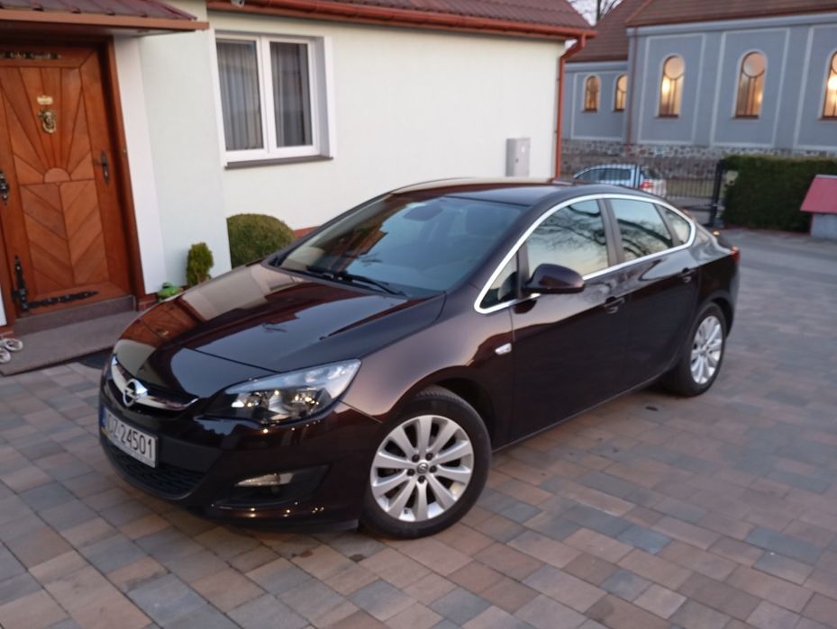 Opel Astra J 2015 automat 1.6 LPG sedan HAK