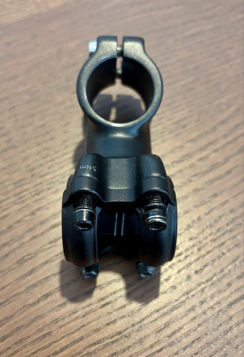 Avanço curto de guiador