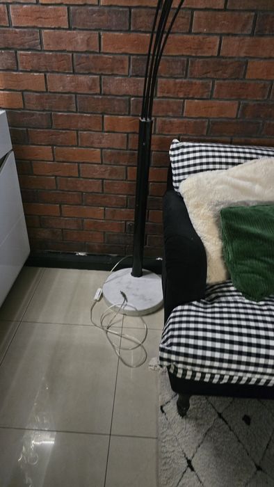 Lampa stojąca podłogowa