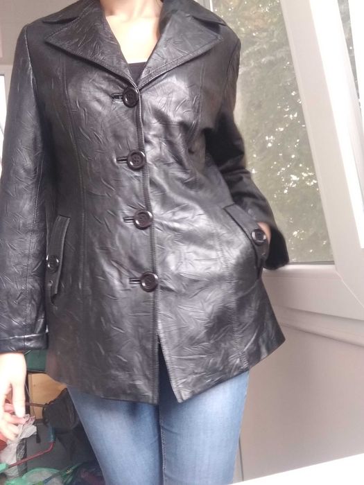 Кожаный пиджак в хорошем состоянии.Размер L.