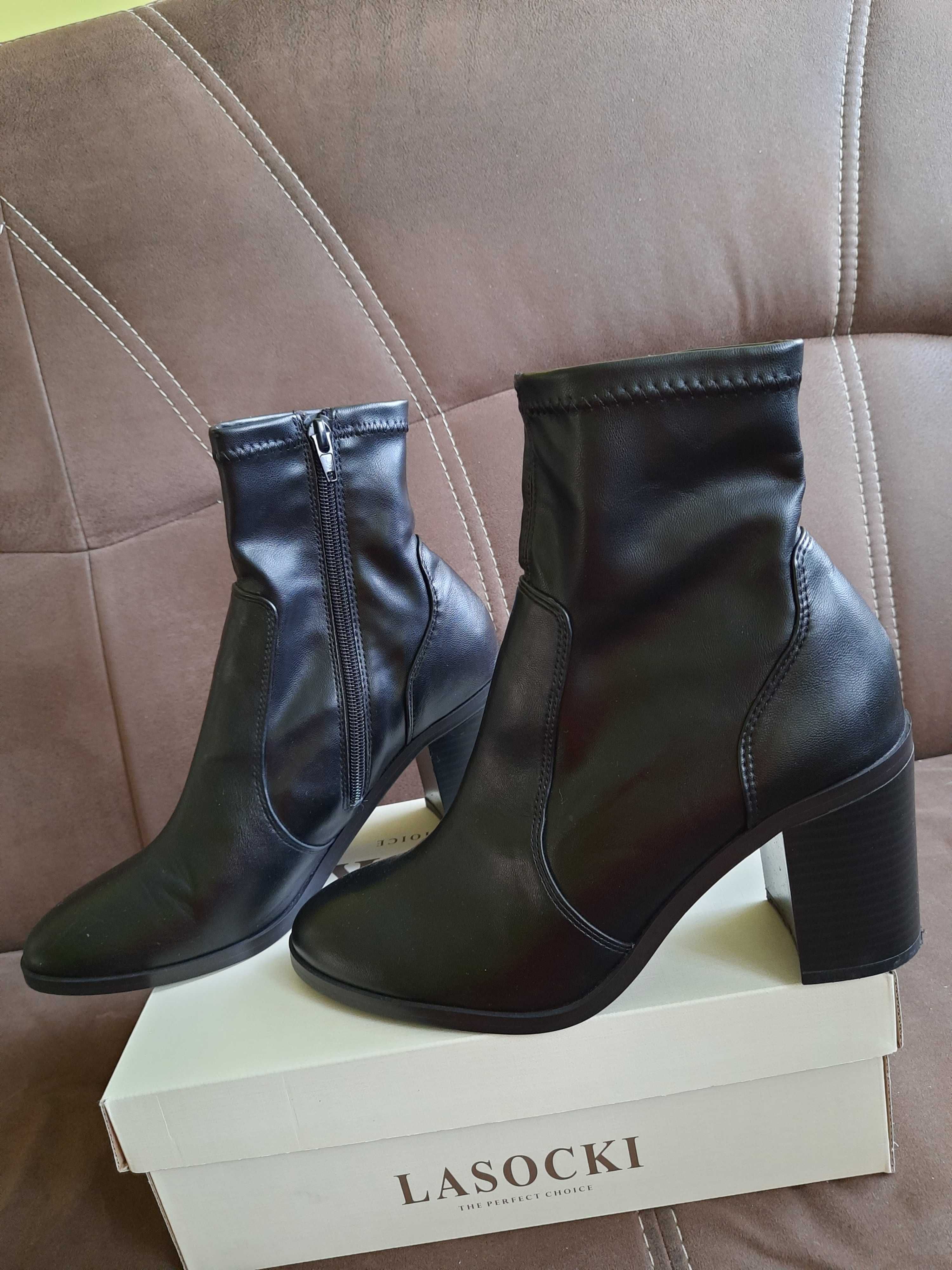 Bershka Kozaki, Botki 39/40
