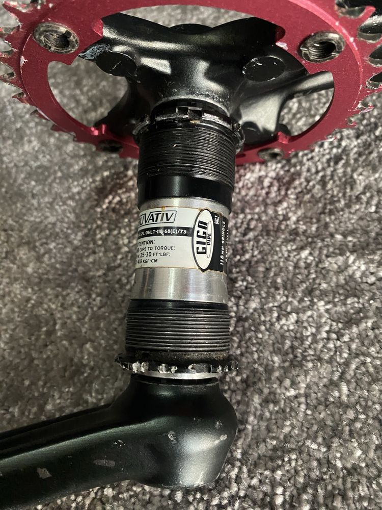 Korba Truvativ Hussefelt Giga Pipe ISIS zebatka Dartmoor 32t dirt jibb