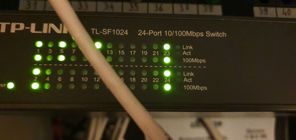 Switch tp‑link tl‑sf1024