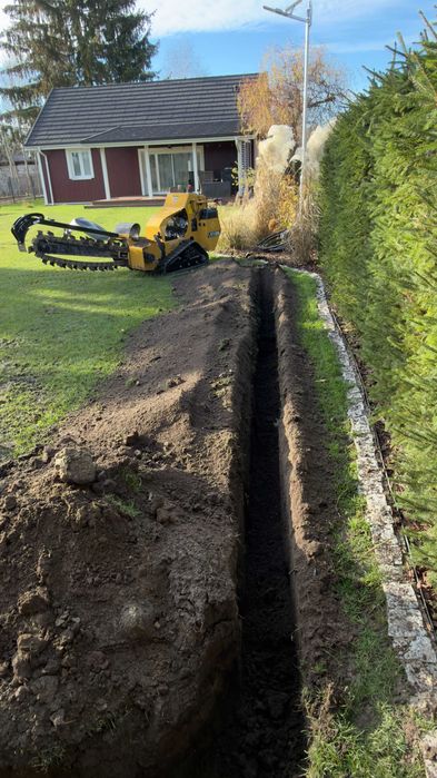 Wykopy pod światłowód, nawadnianie, przyłącza.