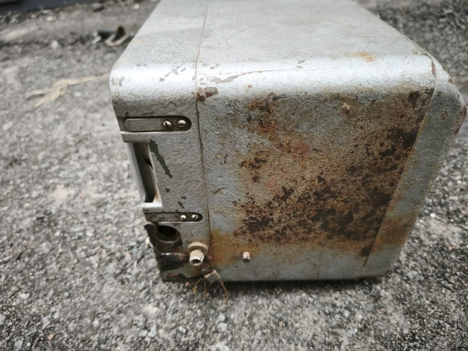 Військовий радіоприймач Р-113. Не розбирав. На роботу не перевіряв.